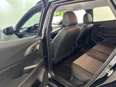 Used 2024 Chevrolet Trax LT w/ Driver Confidence Package image 29