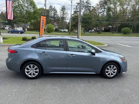 Used 2020 Toyota Corolla LE FWD image 5