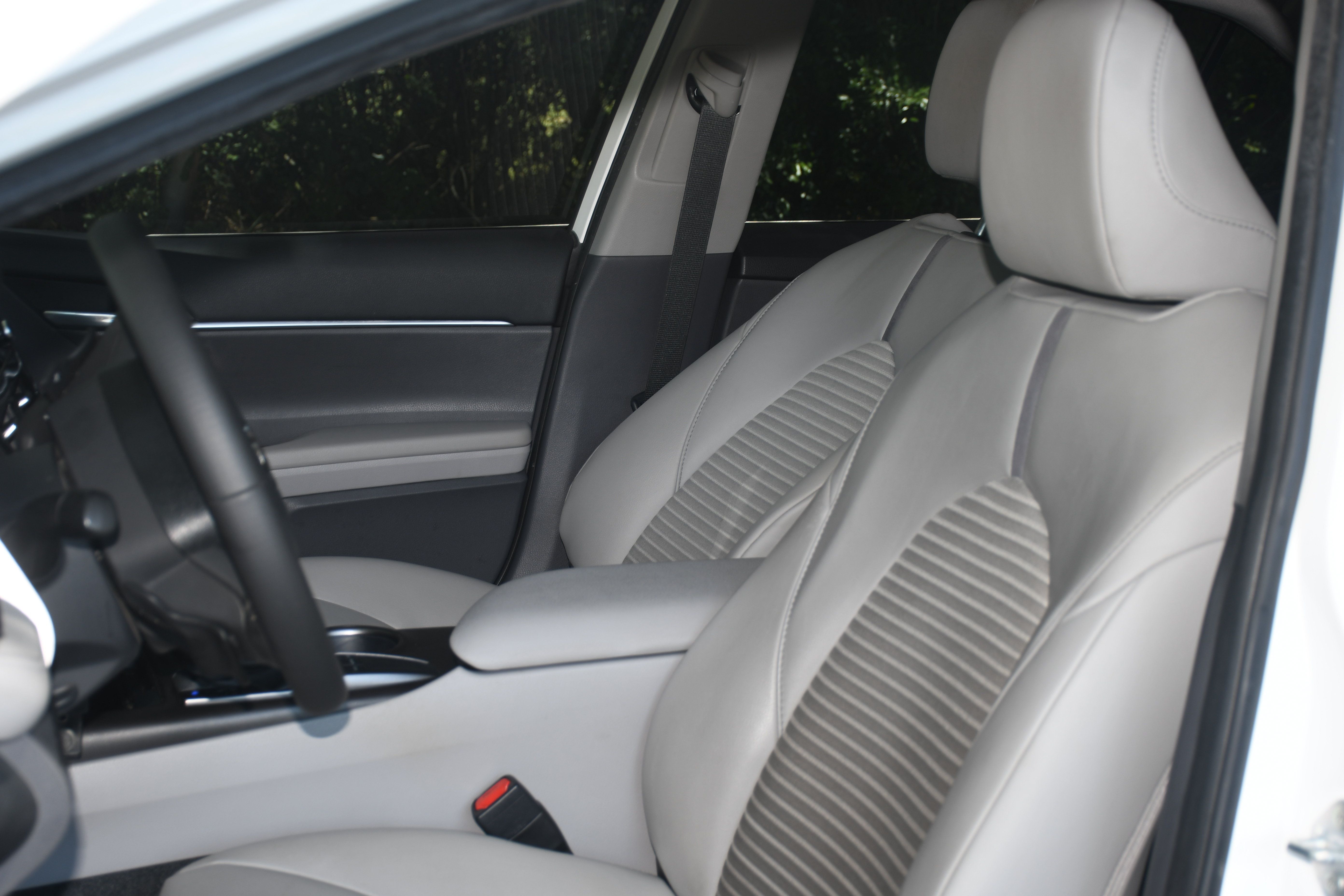Used 2024 Toyota Camry SE FWD image 11