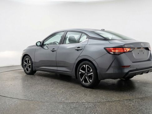 Used 2025 Nissan Sentra SV image 6