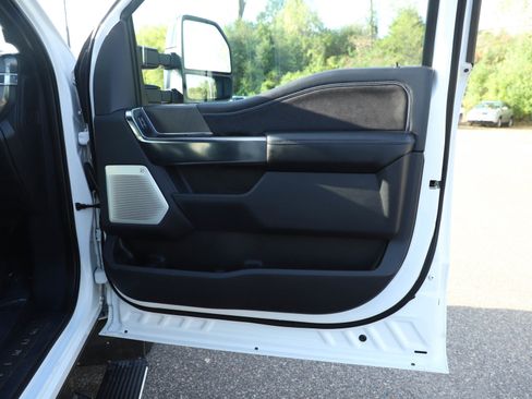 Used 2025 Ford F350 Platinum AWD/4WD image 9