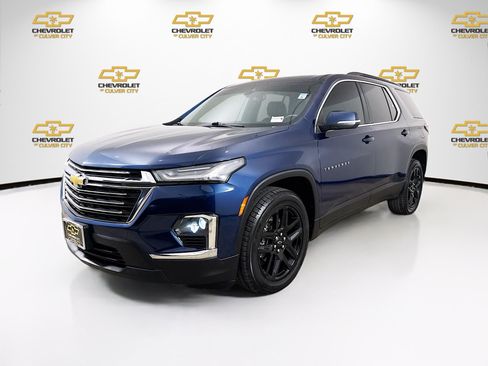 Used 2023 Chevrolet Traverse LT w/ LPO, Floor Liner Package FWD image 3