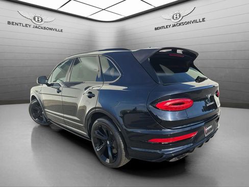 Used 2024 Bentley Bentayga image 7