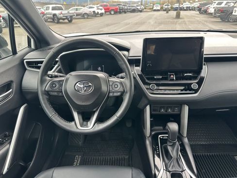 Used 2025 Toyota Corolla Cross AWD Hybrid w/ Convenience Package image 16