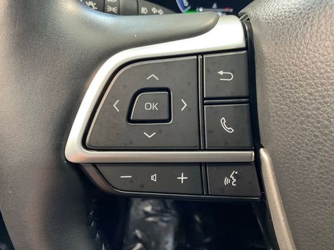 Used 2023 Toyota Highlander Limited AWD/4WD image 12