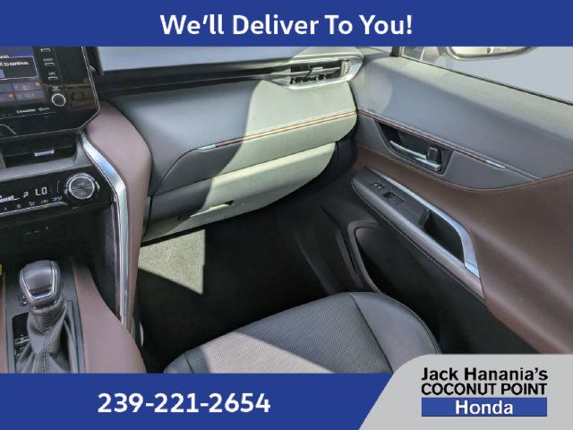 Used 2021 Toyota Venza XLE w/ Softex Package AWD/4WD image 17