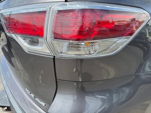 Used 2015 Toyota Highlander XLE AWD/4WD image 23