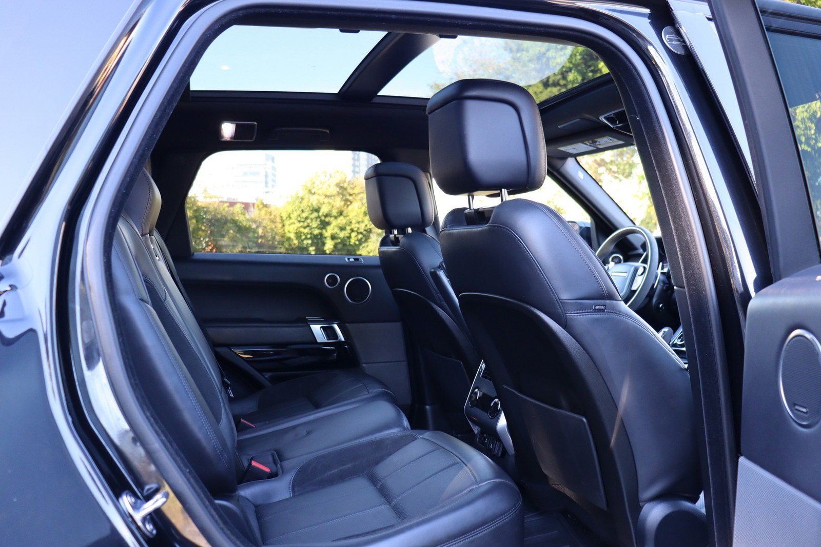 Used 2020 Land Rover Range Rover Sport HST AWD/4WD image 16