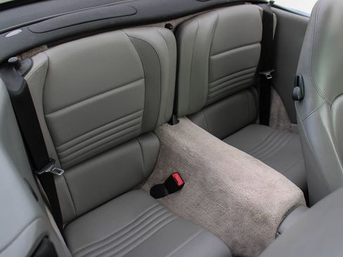 Used 2001 Porsche 911 Cabriolet image 35