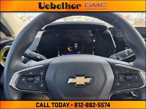 Used 2025 Chevrolet Trax LT w/ Driver Confidence Package image 26