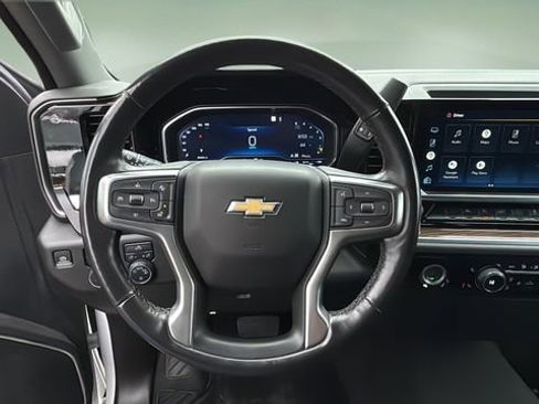 Used 2022 Chevrolet Silverado 1500 LT image 11