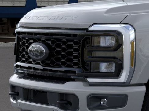 New 2026 Ford F250 Lariat w/ Black Appearance Package image 17