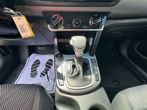 Used 2022 Kia Seltos LX image 11