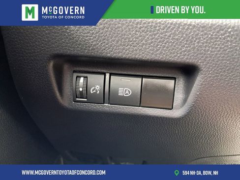Used 2024 Toyota RAV4 LE AWD/4WD image 32