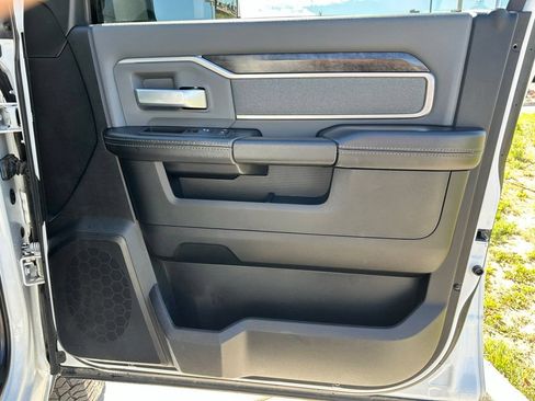 Used 2022 RAM 2500 Big Horn AWD/4WD image 28