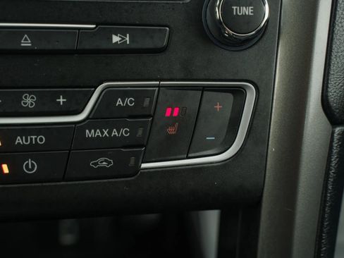 Used 2017 Ford Fusion SE w/ Fusion SE Technology Package image 25