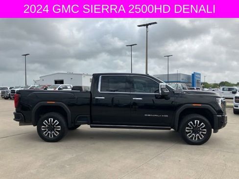 Used 2024 GMC Sierra 2500 Denali Ultimate AWD/4WD image 8