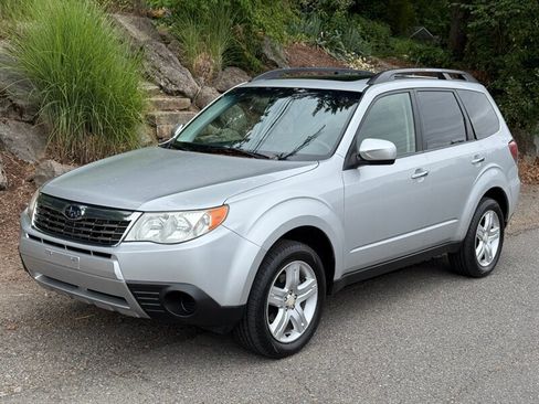 Used 2010 Subaru Forester 2.5X Premium image 1