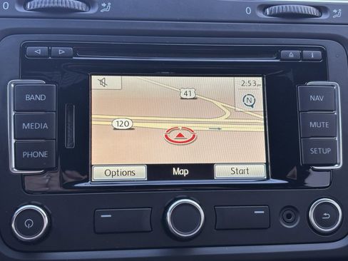 Used 2013 Volkswagen Golf R 4-Door image 28