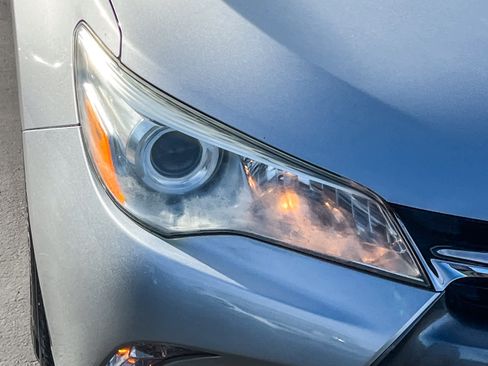 Used 2016 Toyota Camry LE image 7