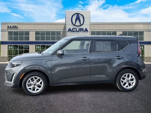 Used 2023 Kia Soul LX w/ Option Group 015 image 2