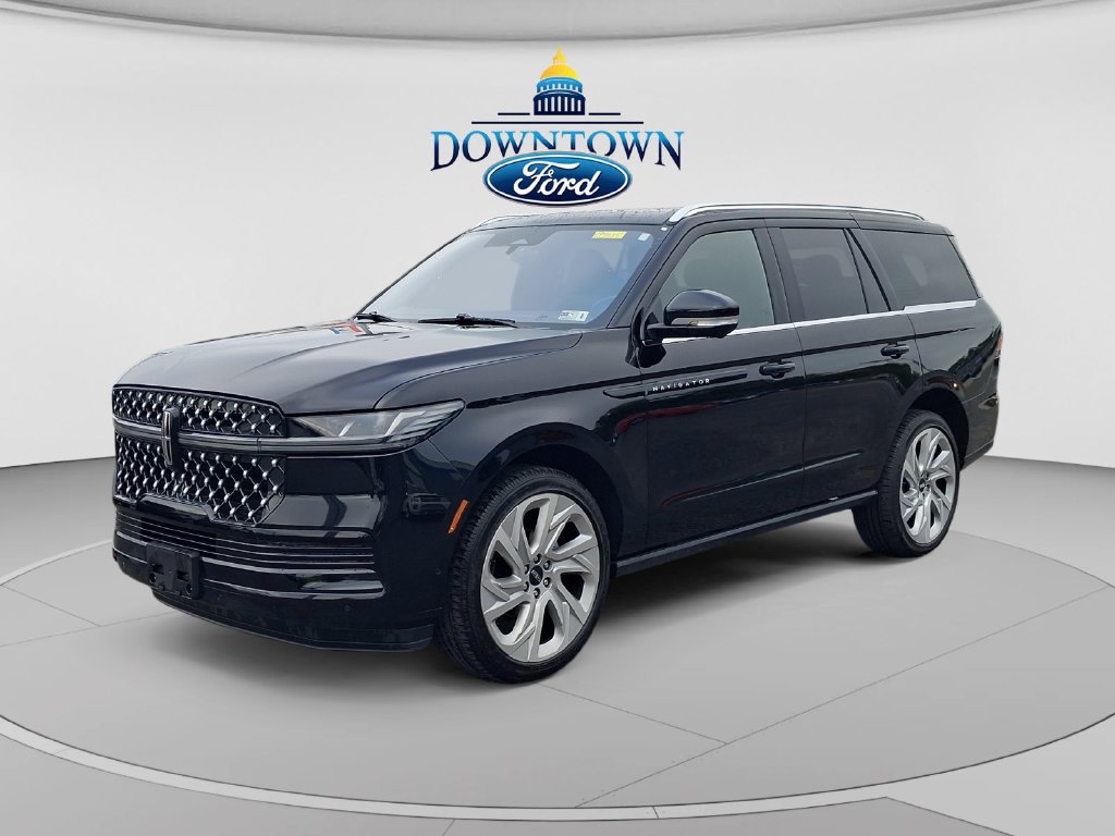 Used 2025 Lincoln Navigator Black Label AWD/4WD image 7