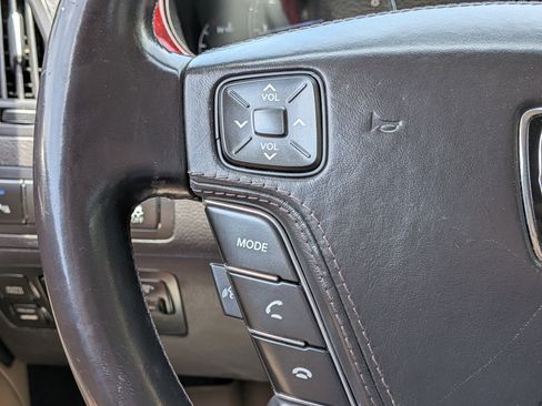 Used 2012 Hyundai Equus Signature RWD image 25