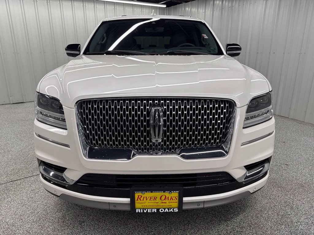 Used 2018 Lincoln Navigator Reserve w/ Technology Package AWD/4WD image 2