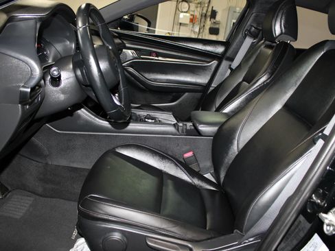 Used 2019 MAZDA MAZDA3 Hatchback FWD image 26
