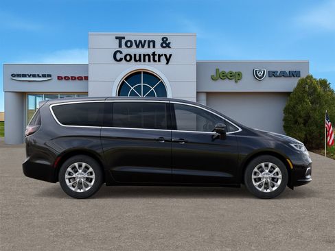 New 2026 Chrysler Pacifica Limited image 47