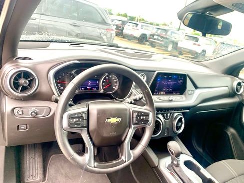 Used 2021 Chevrolet Blazer LT FWD image 11