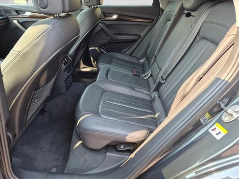 Used 2019 Audi Q5 2.0T Premium Plus w/ Premium Plus Package AWD/4WD image 19