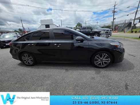 Used 2023 Kia Forte GT-Line w/ GT-Line Technology Package FWD image 7
