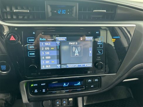 Used 2018 Toyota Corolla L image 14