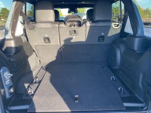 New 2026 Jeep Wrangler Unlimited Rubicon w/ Safety Group image 36