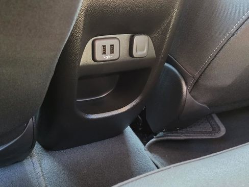 Used 2022 Chevrolet Colorado LT w/ LT Convenience Package image 18