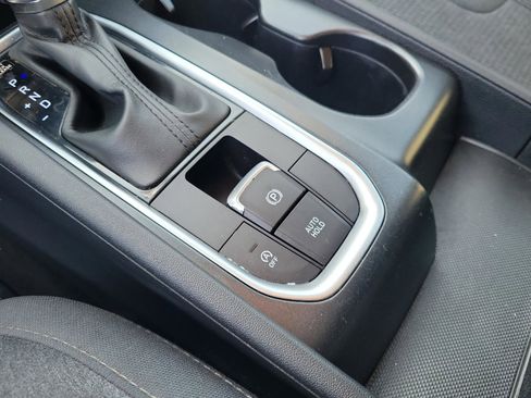 Used 2019 Hyundai Santa Fe SE image 31