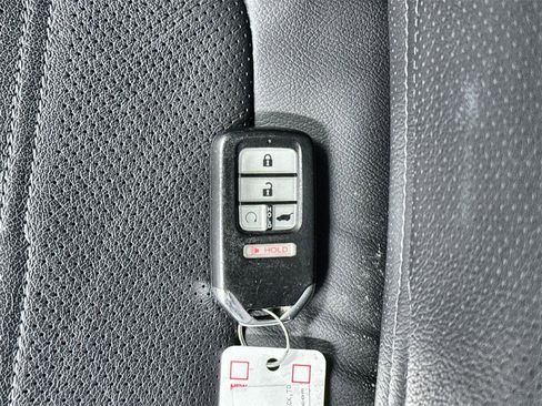 Used 2022 Honda CR-V Touring image 34