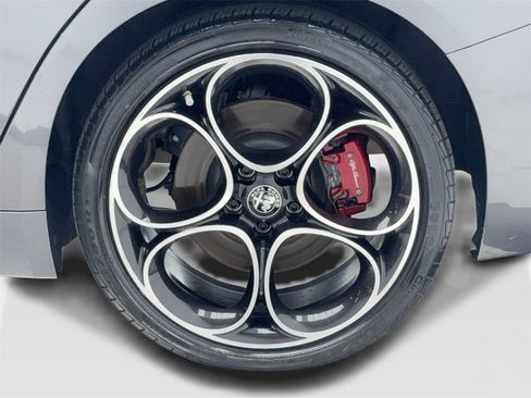 Used 2022 Alfa Romeo Giulia Veloce image 57