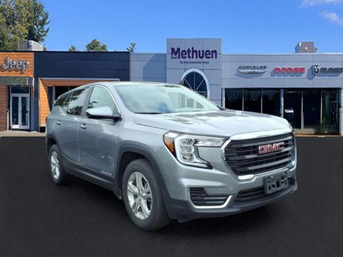 Used 2024 GMC Terrain SLE AWD/4WD image 1