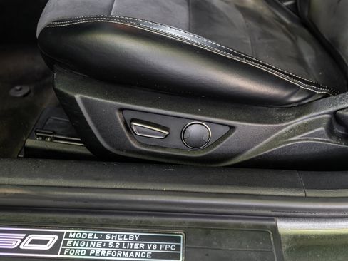 Used 2016 Ford Mustang Shelby GT350 w/ Technology Package image 53