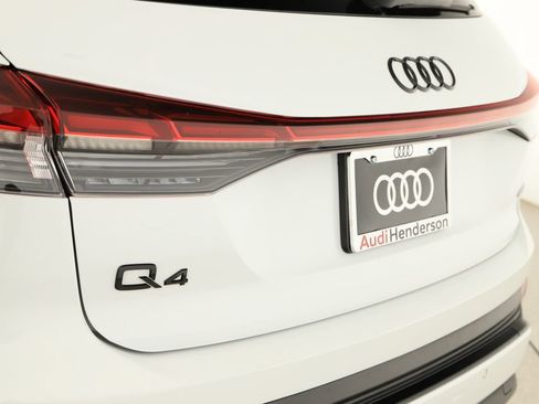 Certified 2024 Audi Q4 e-tron Prestige AWD/4WD image 37