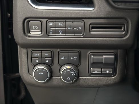 Used 2022 Chevrolet Tahoe Z71 w/ Max Trailering Package image 11