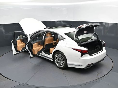 Used 2024 Lexus LS 500 RWD image 2