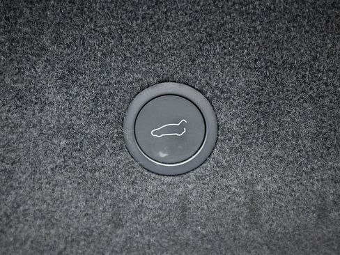 Used 2022 Tesla Model S image 14