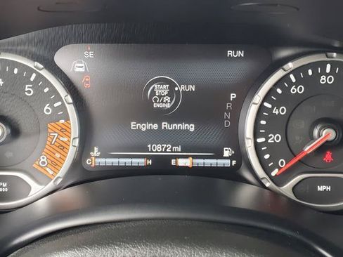 Used 2023 Jeep Renegade Trailhawk w/ Trailhawk Elite Group AWD/4WD image 11
