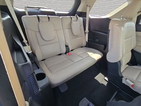 Used 2020 Ford Explorer XLT w/ Equipment Group 202A RWD image 13