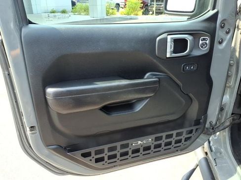 Used 2018 Jeep Wrangler Unlimited Sport S AWD/4WD image 19