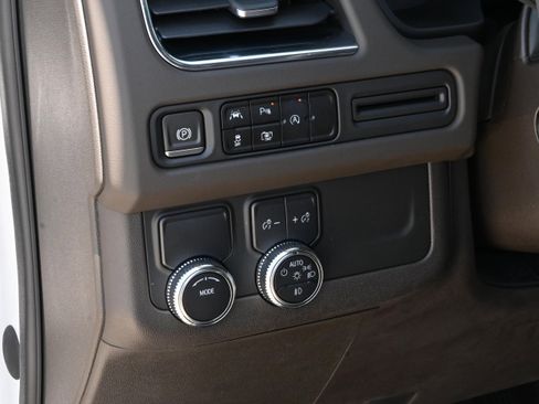 Used 2023 GMC Yukon SLT w/ SLT Premium Package RWD image 29