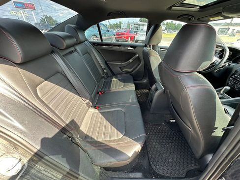 Used 2017 Volkswagen Jetta GLI FWD image 14